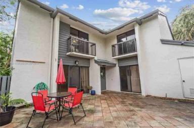 Main picture of 3569 Cocoplum Cir