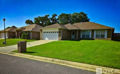 Main picture of 6407 Sarasota St