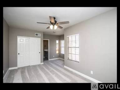 Main picture of 2312 W Comstock Dr