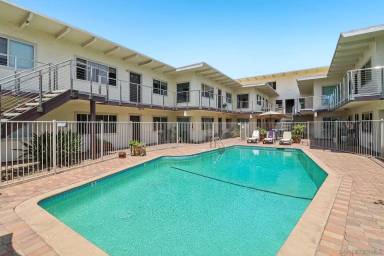 Main picture of 519 Stratford Ct