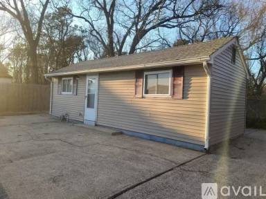 Main picture of 208 Mooney Pond Rd