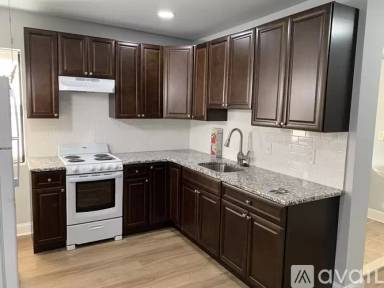 Main picture of 1603 W Oxford St