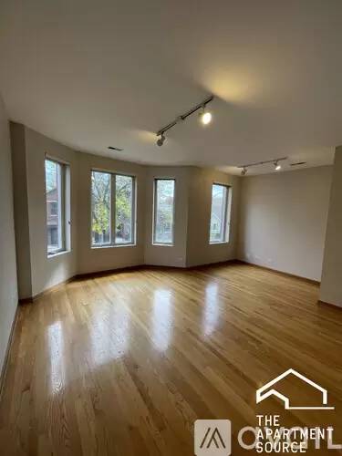 Main picture of S Emerald Ave