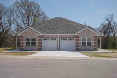 Main picture of 575 Pineview Ln