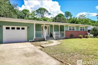 Main picture of 18 Oleander Pkwy
