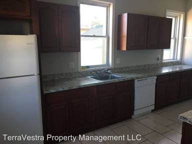 Main picture of 212 Gateway Blvd