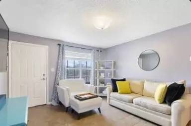 Main picture of 302 Lake Parsons Grn