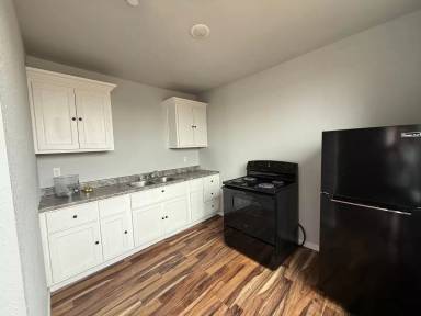 Main picture of 705 N Mirror St