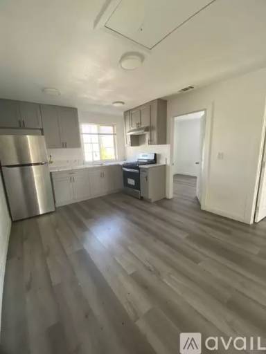 Main picture of 1704 W 85th St