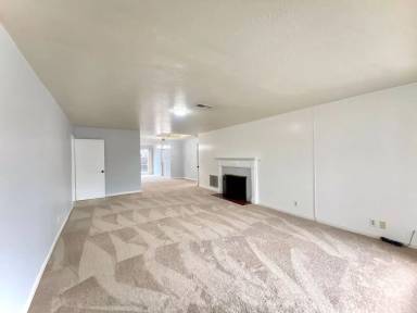Main picture of 4073 Middlefield Rd