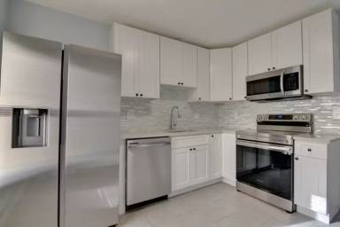 Main picture of 192 Davis St