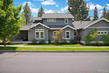 Main picture of 1695 NW John Fremont St