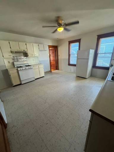 Main picture of 21 Van Derveer St