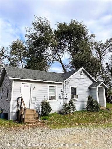 Main picture of 3158 School St
