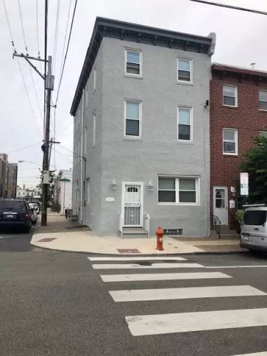 Main picture of 2500 E Dauphin St