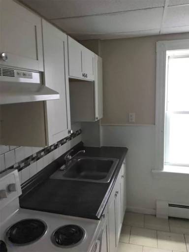 Main picture of 213 Lowell St