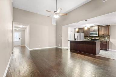 Main picture of 1360 Freedom Dr
