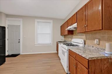 Main picture of Edmondson Village