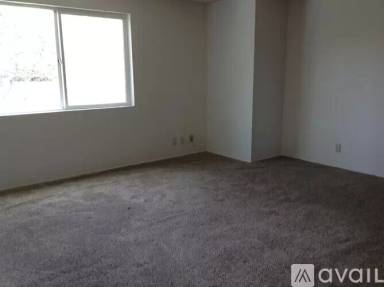 Main picture of 490 Wilkie St