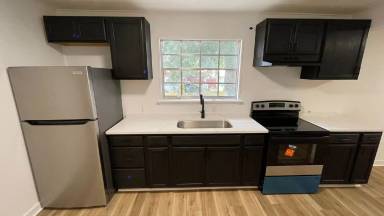 Main picture of 609 Cox St