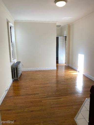 Main picture of 117 W 13th St