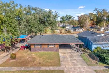 Main picture of 2821 General Doolittle Ave