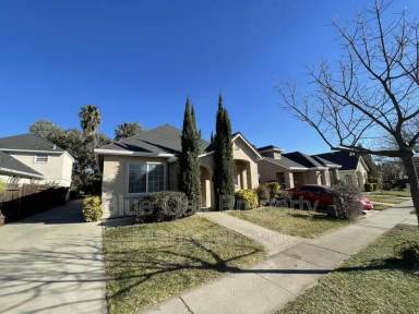 Main picture of 1877 Devonshire Dr