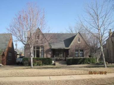 Main picture of 205 NW 33rd St