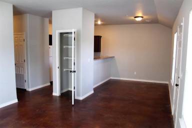Main picture of 1519 W London St
