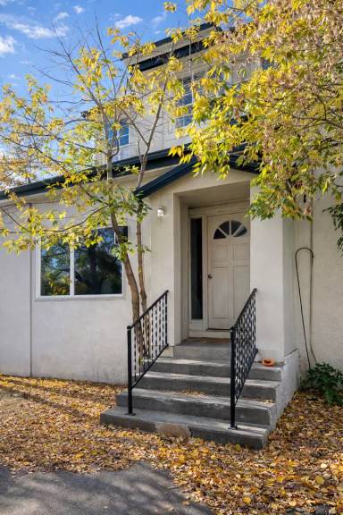 Main picture of 204 S 10th St