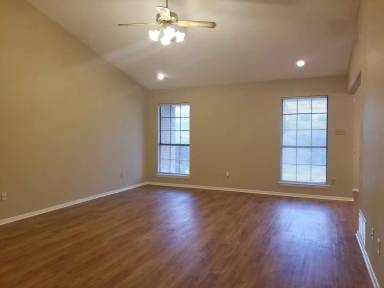 Main picture of 114 Sidney Dr