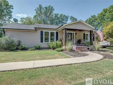 Main picture of 115 Crestview Dr