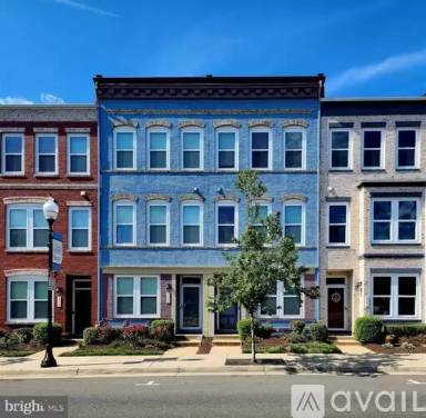 Main picture of 8950 Center St