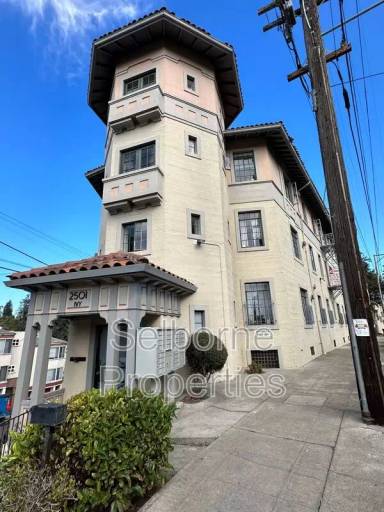 Main picture of 2501 Ivy Dr