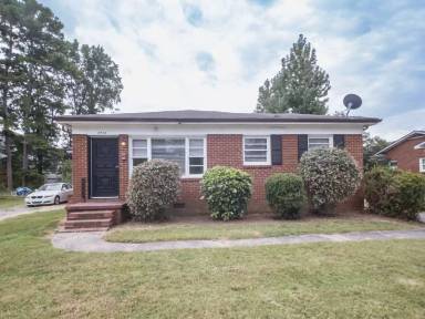 Main picture of 3453 Meredith Ave