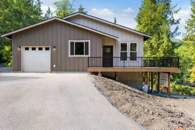 Main picture of 425 W Lake Samish Dr