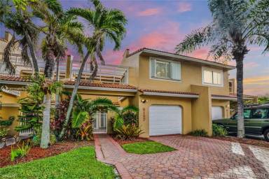 Main picture of Doral Cove