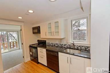 Main picture of 337.5 Madison Ave