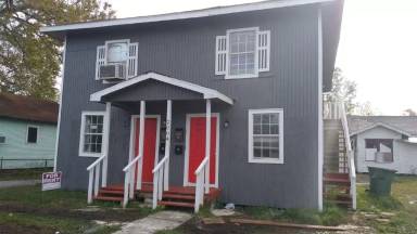 Main picture of 2004 S Gulfway Dr