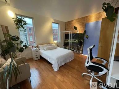 Main picture of 200 E Lafayette Ave