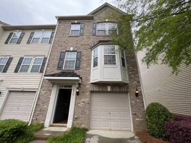 Main picture of 6210 Rockefeller Ln