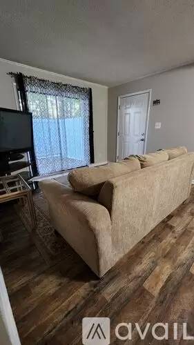 Main picture of 950 Forestbrook Rd