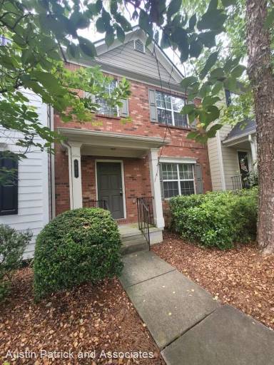 Main picture of 607 Market Place Ln