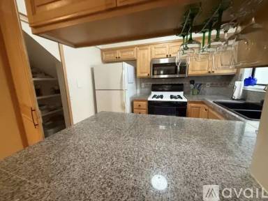 Main picture of 19 Mission Plaza Dr