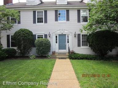 Main picture of 801 N Hanley Rd