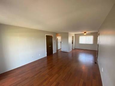 Main picture of 919 N Main St Apartments