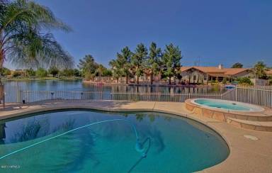 Main picture of 420 E Stonebridge Dr