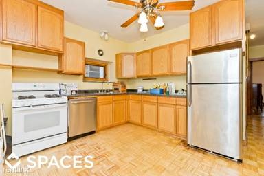 Main picture of 3518 N Oakley Ave