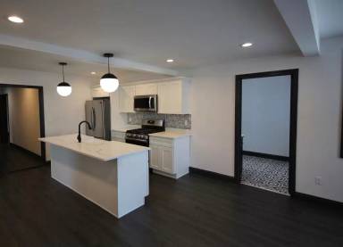 Main picture of 190 Knight St