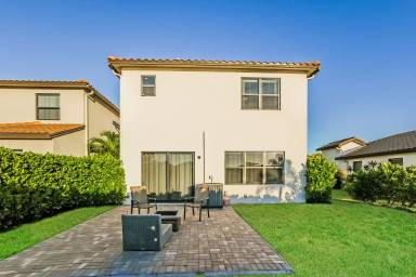 Main picture of 8916 Madrid Cir